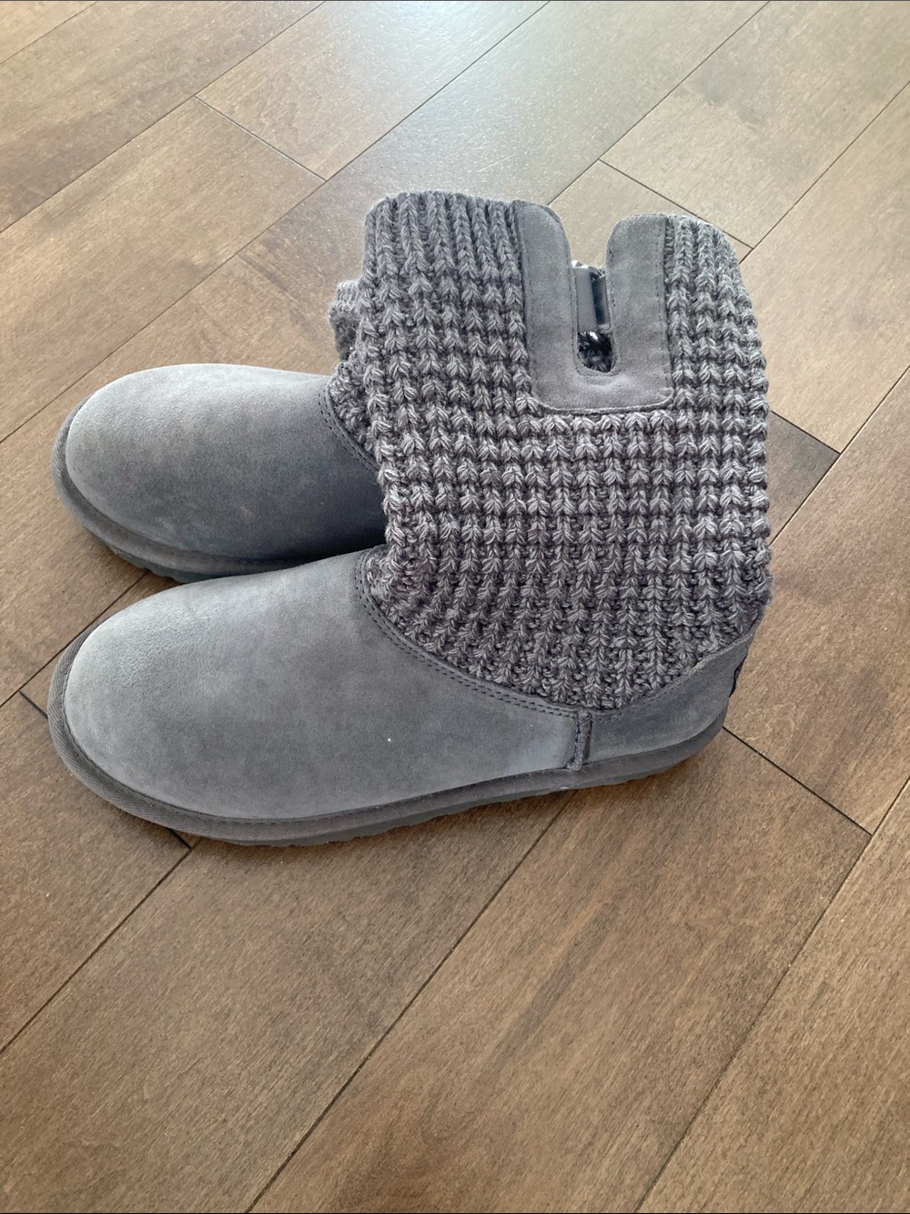 UGG Women's solene grey Knit-Cuff boots - Picture 2 of 8